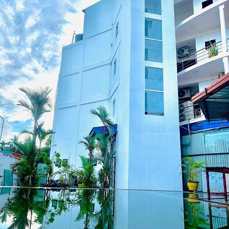 Hotel Nelly Vavuniya Esterno foto