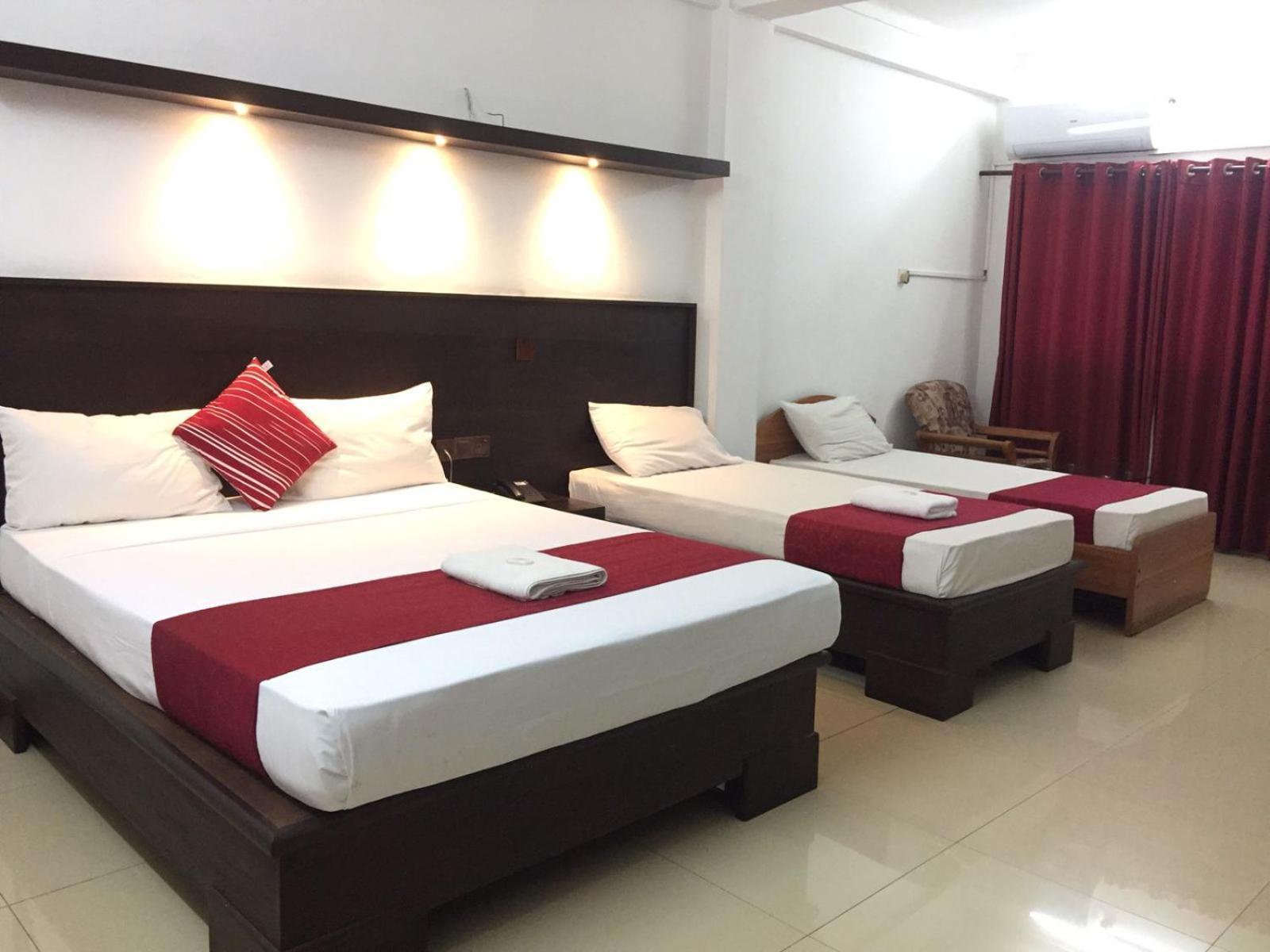 Hotel Nelly Vavuniya Esterno foto
