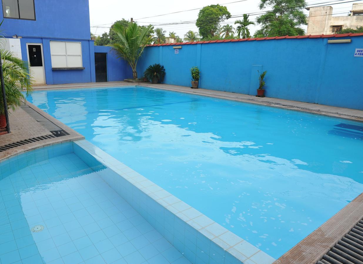 Hotel Nelly Vavuniya Esterno foto