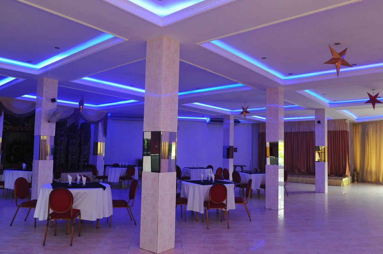 Hotel Nelly Vavuniya Esterno foto