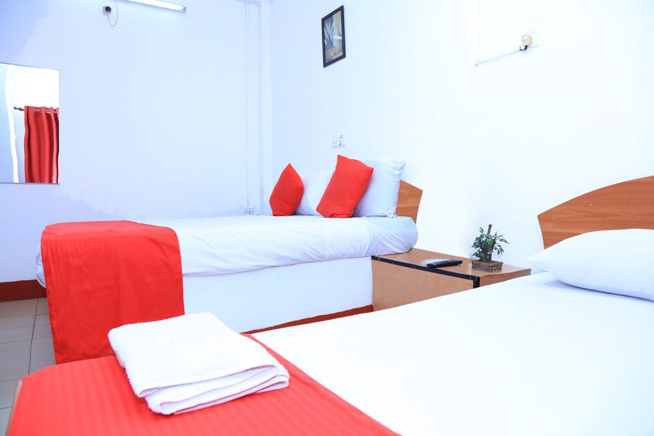 Hotel Nelly Vavuniya Esterno foto
