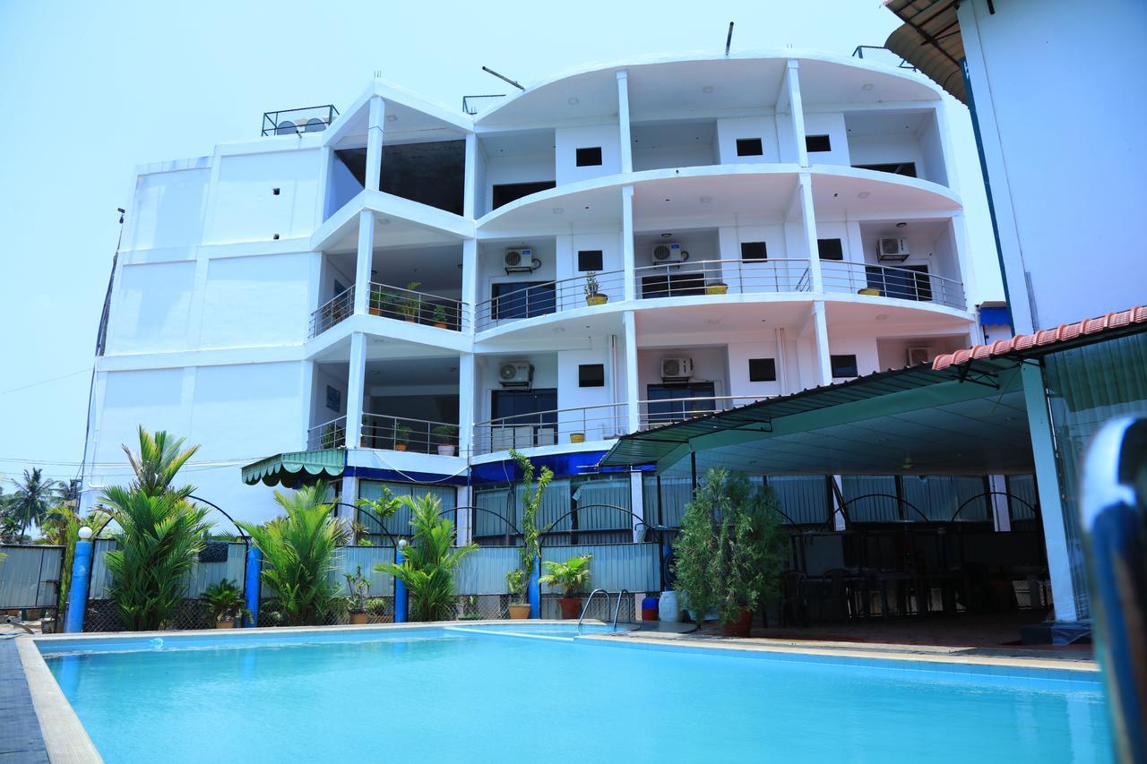 Hotel Nelly Vavuniya Esterno foto